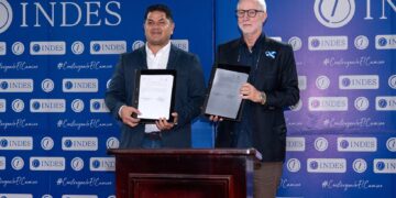 Atletas salvadoreños destacados podrán acceder a becas universitarias mediante convenio entre INDES e Integración