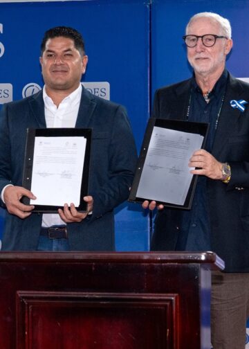 Atletas salvadoreños destacados podrán acceder a becas universitarias mediante convenio entre INDES e Integración