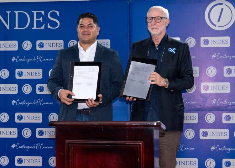 Atletas salvadoreños destacados podrán acceder a becas universitarias mediante convenio entre INDES e Integración