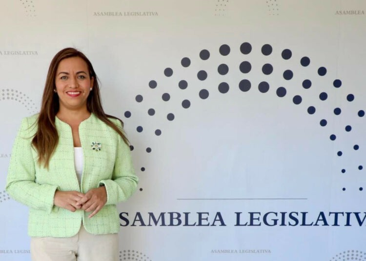 Godinez califica de “histórico” la aprobación de la circunscripción electoral de la diáspora