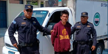 Detienen a hombre acusado de hurtar vehículo de empresa repartidora en San Salvador