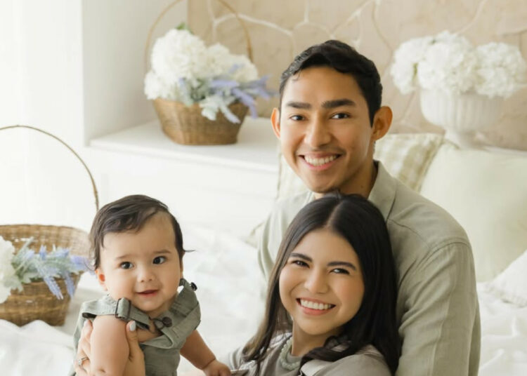Fernanfloo comparte por primera vez el rostro de su hijo y dedica emotivo mensaje a su esposa e hijo