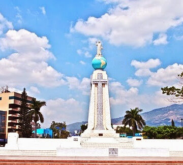 Centro Histórico de San Salvador se prepara para las Fiestas Agostinas 2026