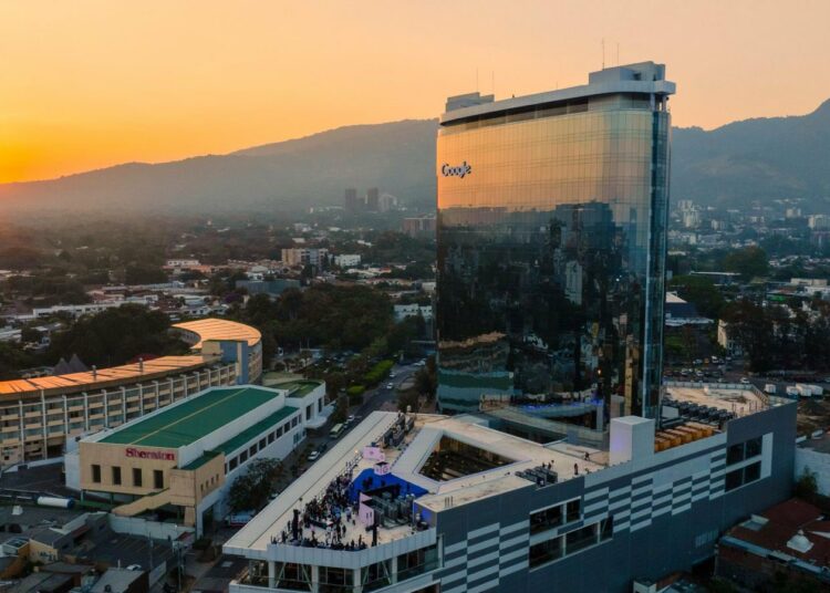 Economia en El Salvador crece positivamente