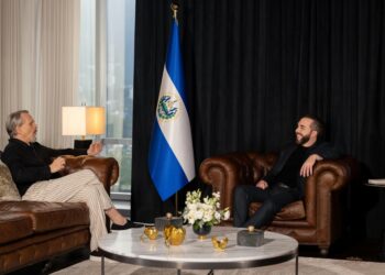 Miguel Bosé agradece a Nayib Bukele encuentro tras su concierto en El Salvador