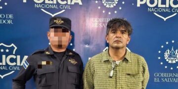 Capturan a hombre acusado de acoso sexual en microbús de la ruta 42B en flagrancia