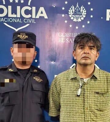 Capturan a hombre acusado de acoso sexual en microbús de la ruta 42B en flagrancia