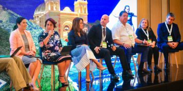 Sector turismo y Gobierno fortalecen estrategias para impulsar el crecimiento económico de El Salvador