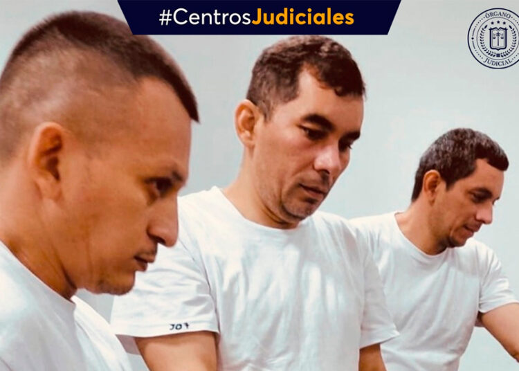 Tres traficantes de personas aceptan cargos y reciben condena en Santa Tecla