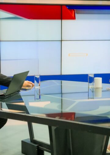 Escritora española Belén de León destaca al Presidente Bukele como inspiración internacional