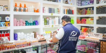 Defensoría del Consumidor supervisa precios y orienta compras por el Día de la Madre