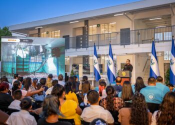 Gobierno continúa ampliando la red de escuelas renovadas en todo el país