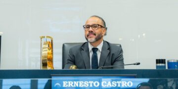 Ernesto Castro defiende reforma para la diáspora y rechaza tergiversación sobre sus declaraciones