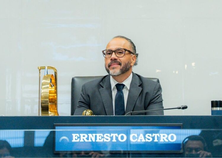 Ernesto Castro defiende reforma para la diáspora y rechaza tergiversación sobre sus declaraciones