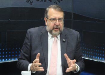 Fortín Magaña tilda de “farsa” a Doctor SV y reaviva polémica por sus críticas al Gobierno