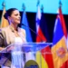 Macarena Olona defiende el «modelo Bukele» durante estreno del documental «hasta encontrarte» en Madrid