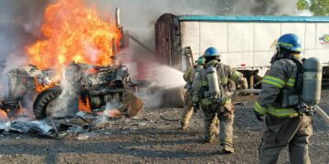 Bomberos alerta por incremento de incendios en vehículos durante 2026