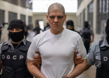 Macarena Olona respalda juicio masivo contra pandilleros y destaca el sistema judicial salvadoreño