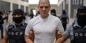 Macarena Olona respalda juicio masivo contra pandilleros y destaca el sistema judicial salvadoreño