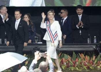 Laura Fernández inicia su mandato en Costa Rica con promesas de seguridad y continuidad política