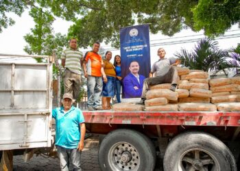 Santa Ana Centro entrega cemento a comunidades para ejecutar proyectos de desarrollo local