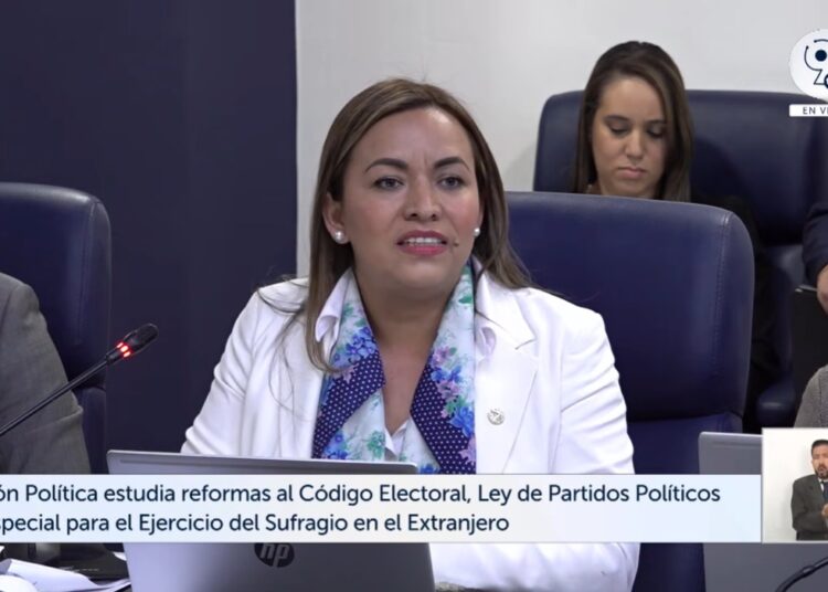 Patricia Godínez asegura que representación legislativa de la diáspora salda una deuda histórica con los salvadoreños en el exterior