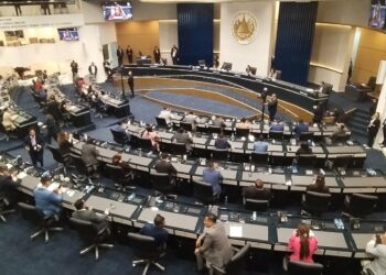 Pleno legislativo analizará reformas para concretar representación política de la diáspora salvadoreña