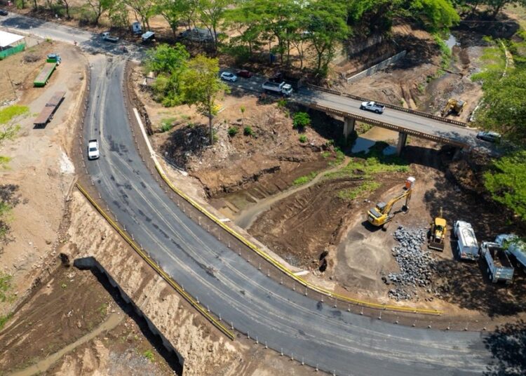 Reconstrucción de puentes en San Miguel busca agilizar el paso vehicular y reforzar la seguridad en el oriente del país