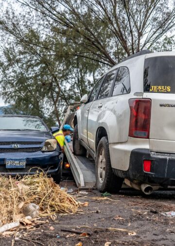 Alcaldía de San Salvador Centro intensifica retiro de vehículos abandonados en Mejicanos