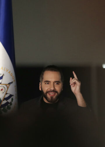 Presidente Bukele responde a periodista británico que visitó el cecot