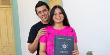 Gobierno destaca avance de créditos, legalización de lotes y programas de vivienda social en El Salvador