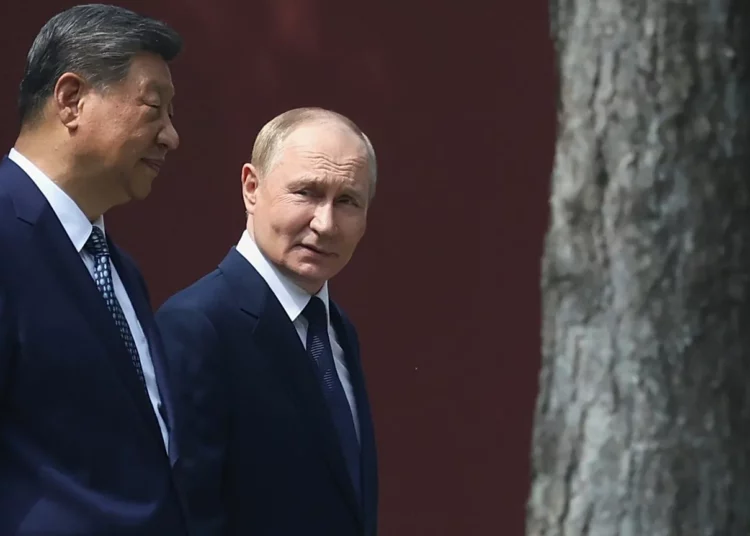 Xi y Putin fortalecen relaciones bilaterales durante reunión en Pekín, China