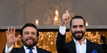 Presidente Nayib Bukele y Vicepresidente Félix Ulloa oficializan inscripción para comicios del 2027