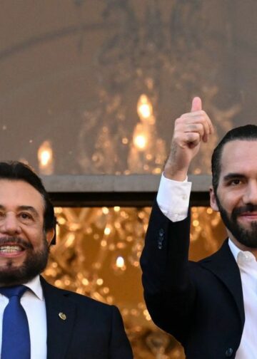 Presidente Nayib Bukele y Vicepresidente Félix Ulloa oficializan inscripción para comicios del 2027