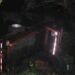 Pick up cae a un barranco luego de impactar contra una res en la vía