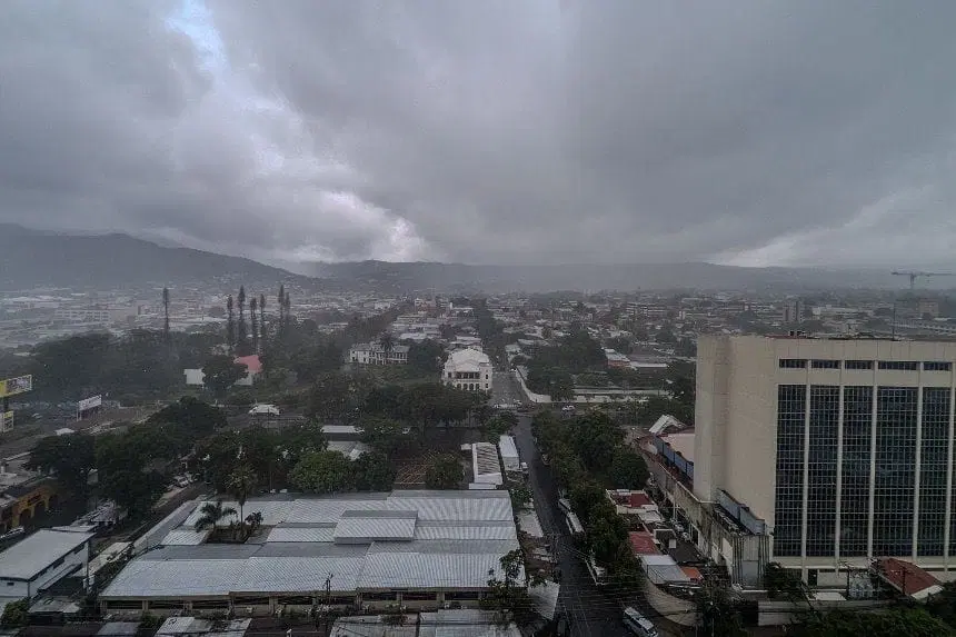 Gobierno monitorea trayectoria de la tormenta trop