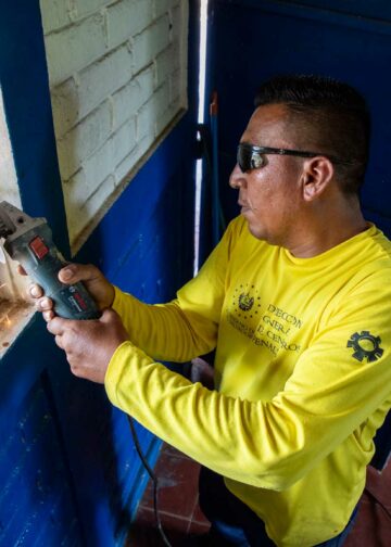 Reos reconstruyen el Centro Escolar Caserío El Cuje, Cantón Tahuilapa