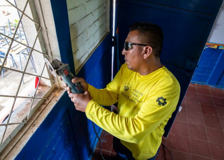 Reos reconstruyen el Centro Escolar Caserío El Cuje, Cantón Tahuilapa