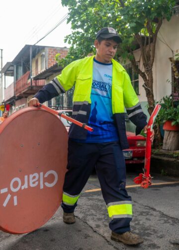 Jornada de limpieza mejora el entorno en comunidad Hermosa Provincia