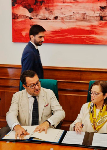 Salvadoreños en Italia tendrán facilidades para validar sus licencias de conducir