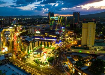 BCR destaca crecimiento económico de El Salvador con la construcción como principal motor