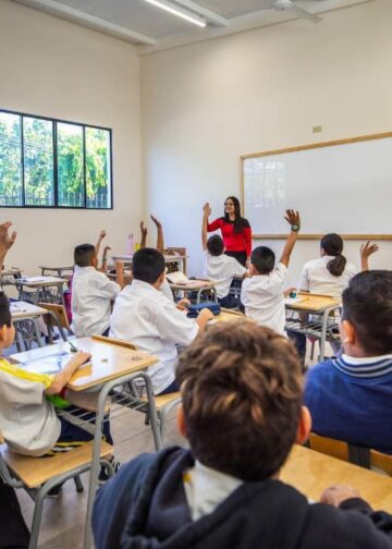 Destinarían fondos para ampliar acceso a la educación y fortalecer atención a estudiantes