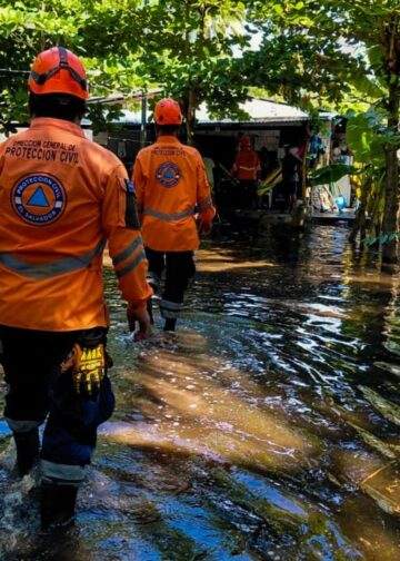 Tormenta Tropical Cristina deja 15 derrumbes y 111 viviendas inundadas en El Salvador