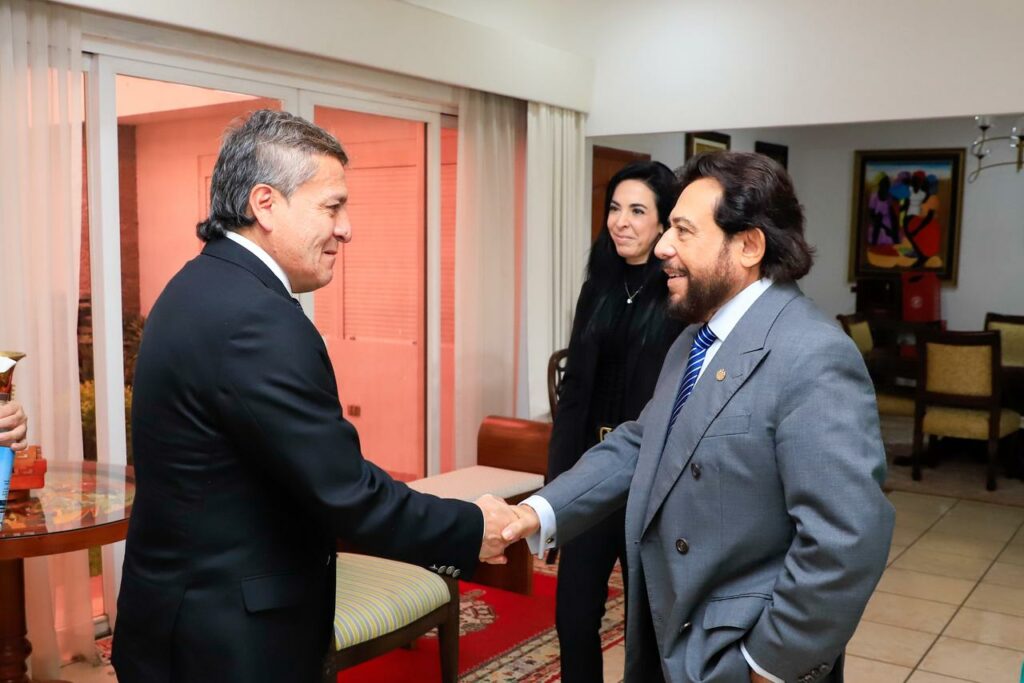 El Salvador en el foco de los inversionistas