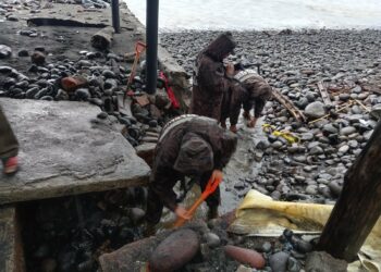Marina Nacional apoya con trabajos preventivos en canal de desagüe de playa Conchalío