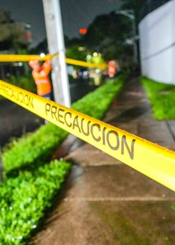 Más de 40 apartamentos son evacuados tras colapso de muro en condominio Panamericana