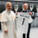 El Real Madrid sorprende al papa León XIV con regalos especiales