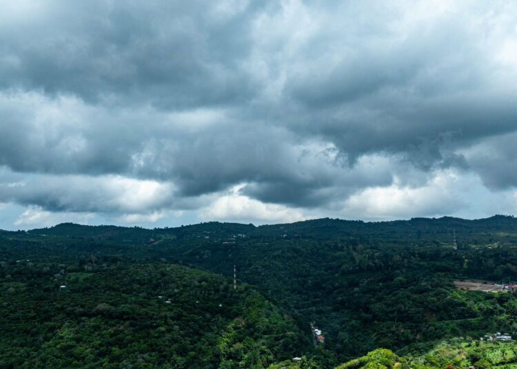 Tormenta Cristina mantendrá lluvias persistentes y mayor riesgo en zonas costeras