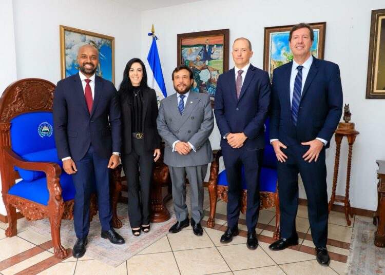 Vicepresidente Félix Ulloa encabeza reunión con empresa emiratí de tecnología avanzada