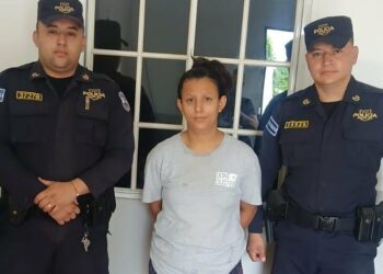 Ubican y capturan a mujer con orden judicial por homicidio agravado